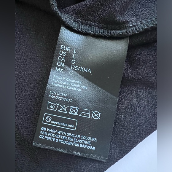 ✨NWOT✨ H&M Long-sleeved Asymmetric Neckline Jersey Top Size L - Picture 9 of 10